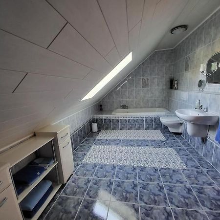 Schoene Wohnung Mit Eigenem Eingang Und Parkplatz Fulda Exteriör bild